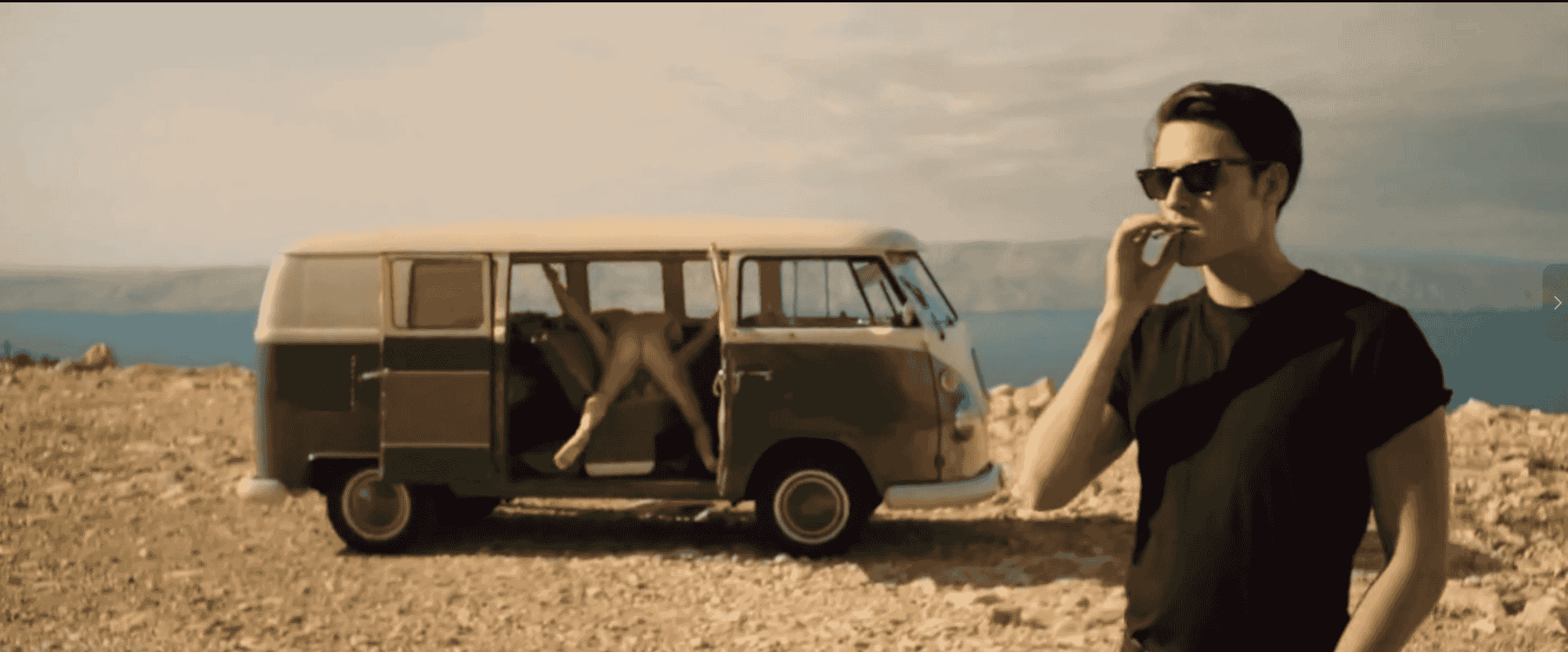 【🈲丹麦经典启蒙大片】公路激情 边走边做《荒野狼 Steppeulven (2014)》720P 无字【1.8GB】